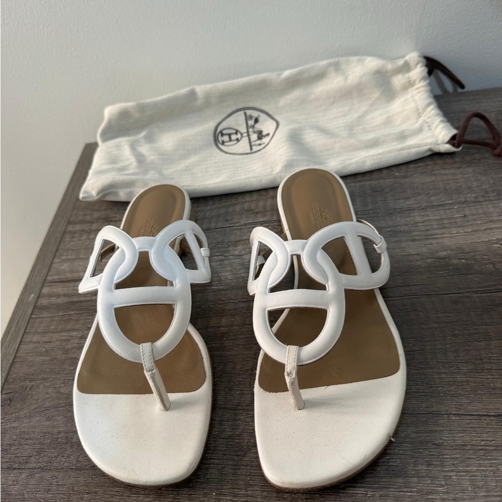 Hermes White Beach Leather Sandals - Size US 9 ; EUR 39